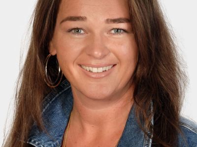 Bettina Graßl M. A., Lehrerin